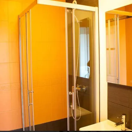 Private In A Shared Flat Lyon 8 *